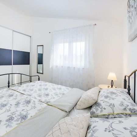 Apartmani Neva, Pridraga Eksteriør billede