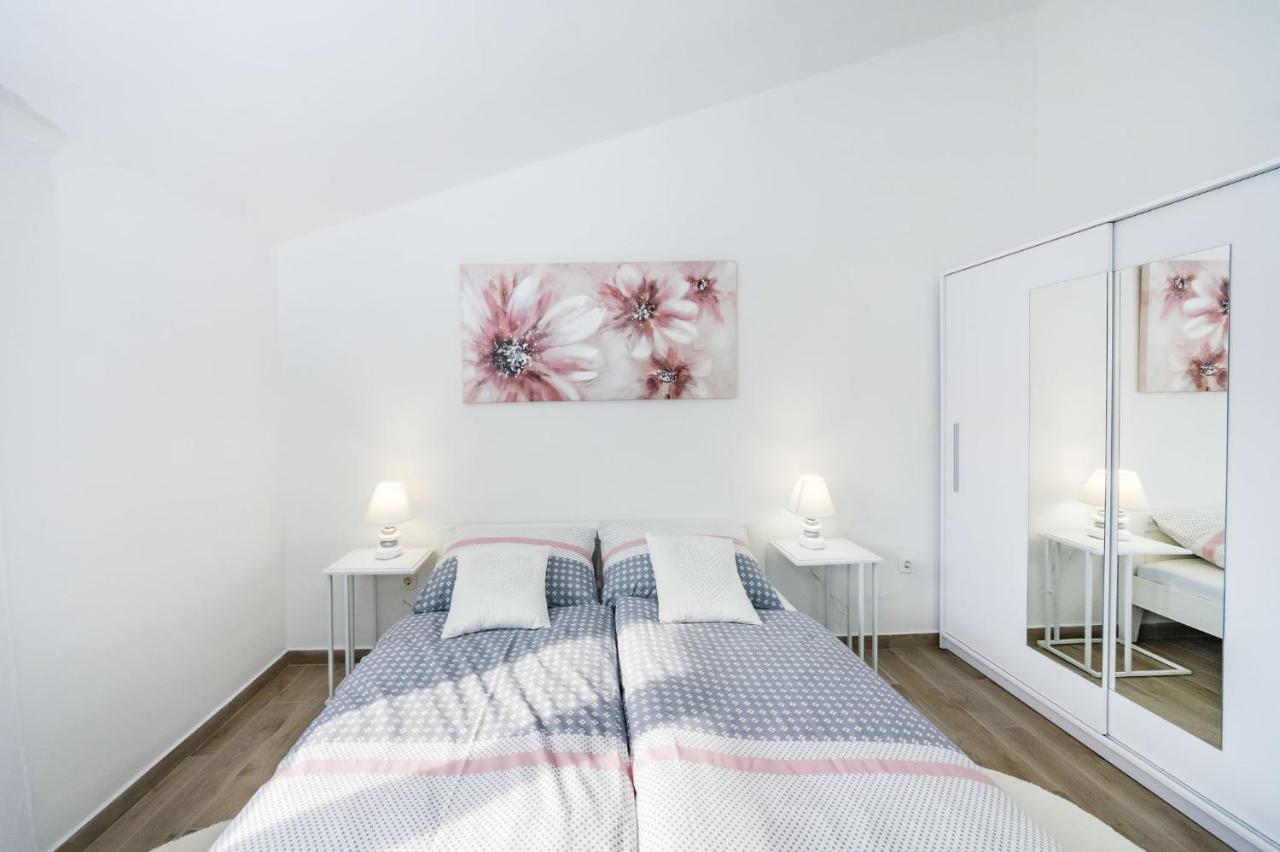 Apartmani Neva, Pridraga Eksteriør billede