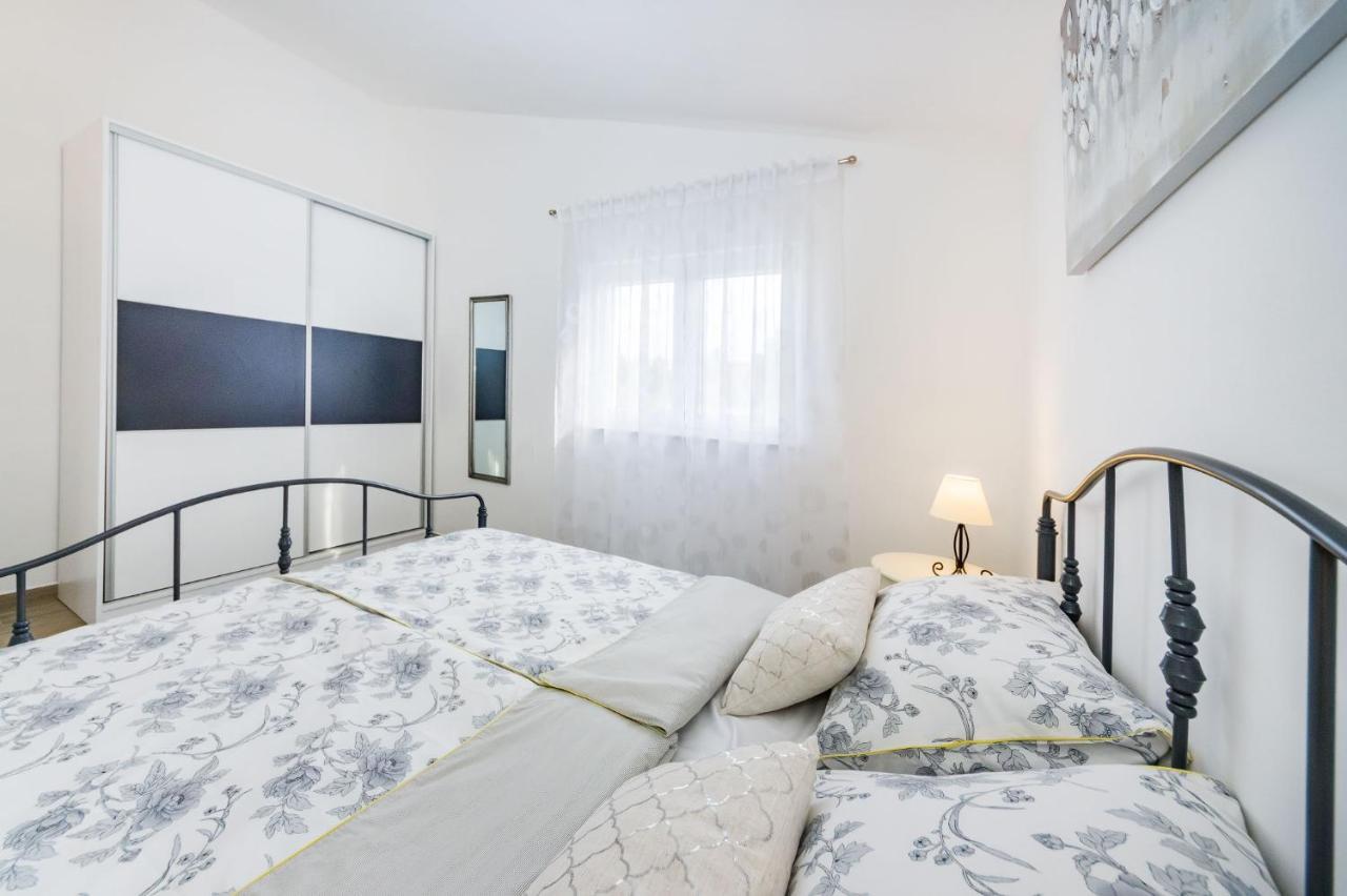 Apartmani Neva, Pridraga Eksteriør billede