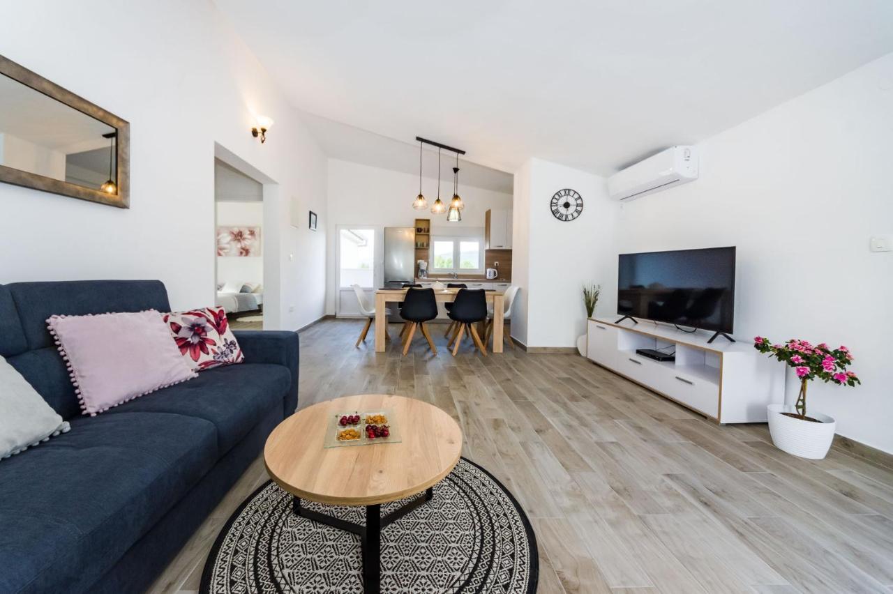 Apartmani Neva, Pridraga Eksteriør billede