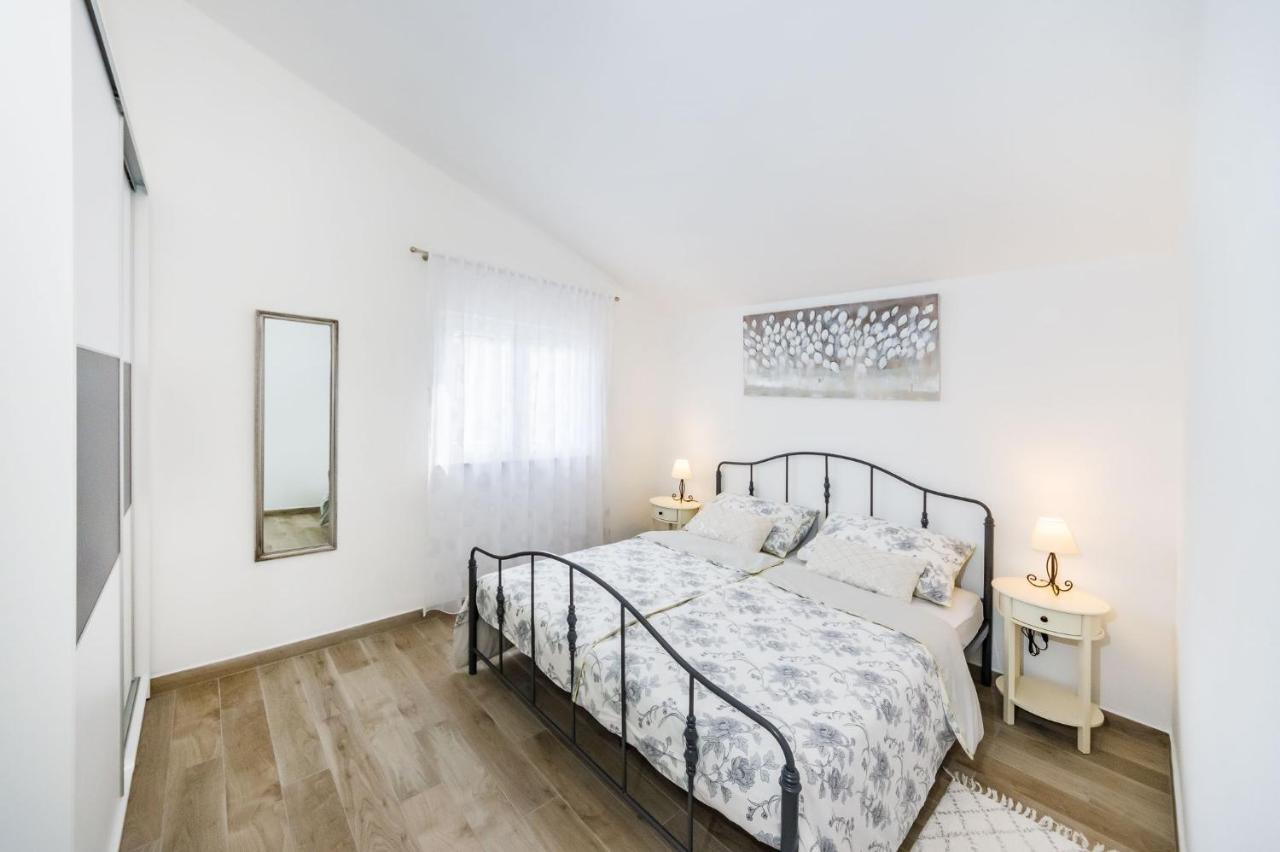 Apartmani Neva, Pridraga Eksteriør billede